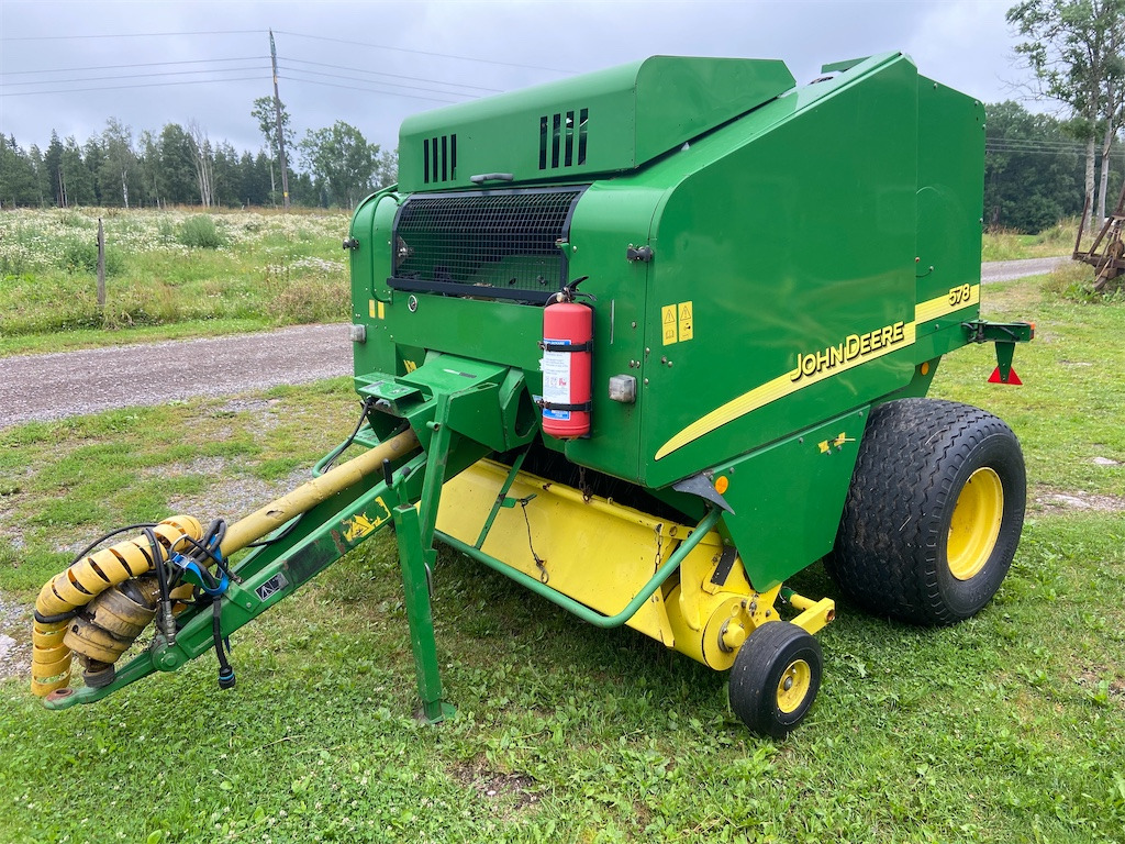 John Deere 578 - Round baler: picture 1 John Deere 578 - Round baler: picture 1