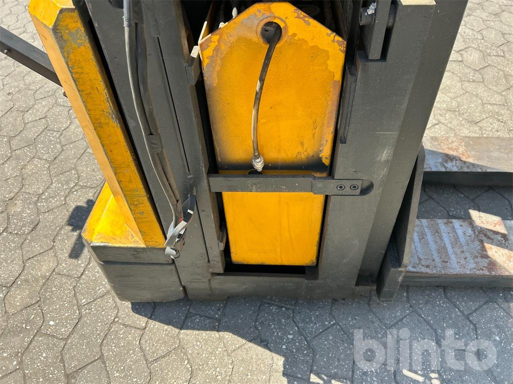 Stacker Jungheinrich mit Ladegerät: picture 18