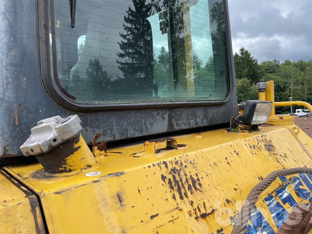 Bulldozer Komatsu D65EX-15: picture 37
