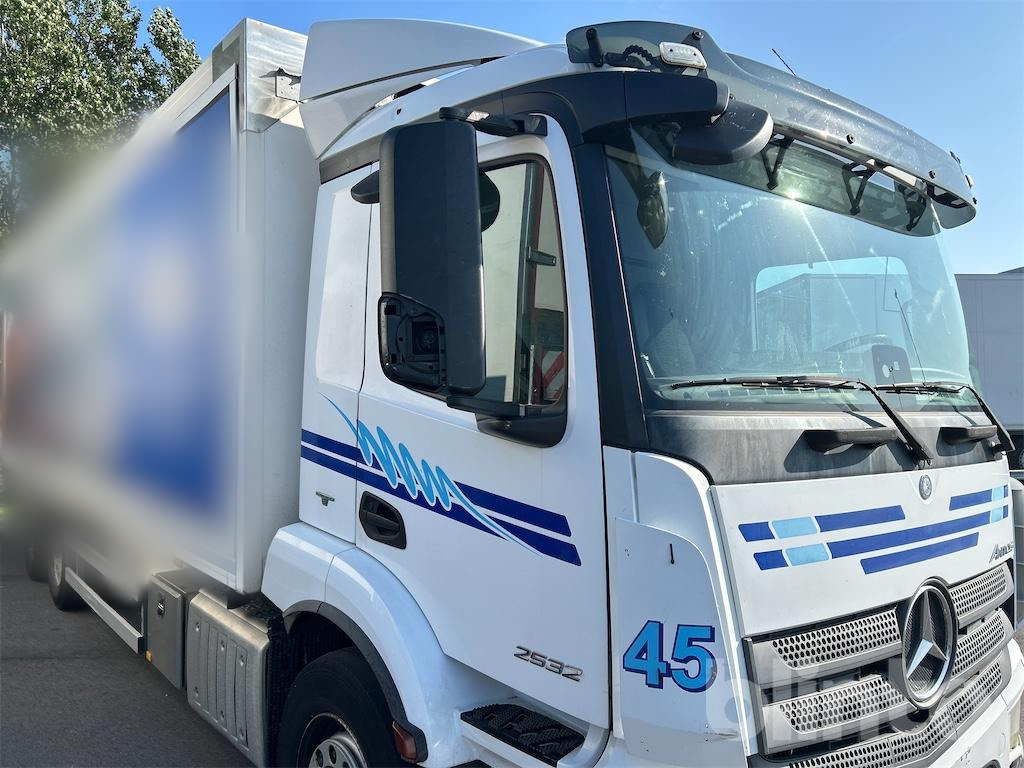 MERCEDES-BENZ - Box truck: picture 5 MERCEDES-BENZ - Box truck: picture 5