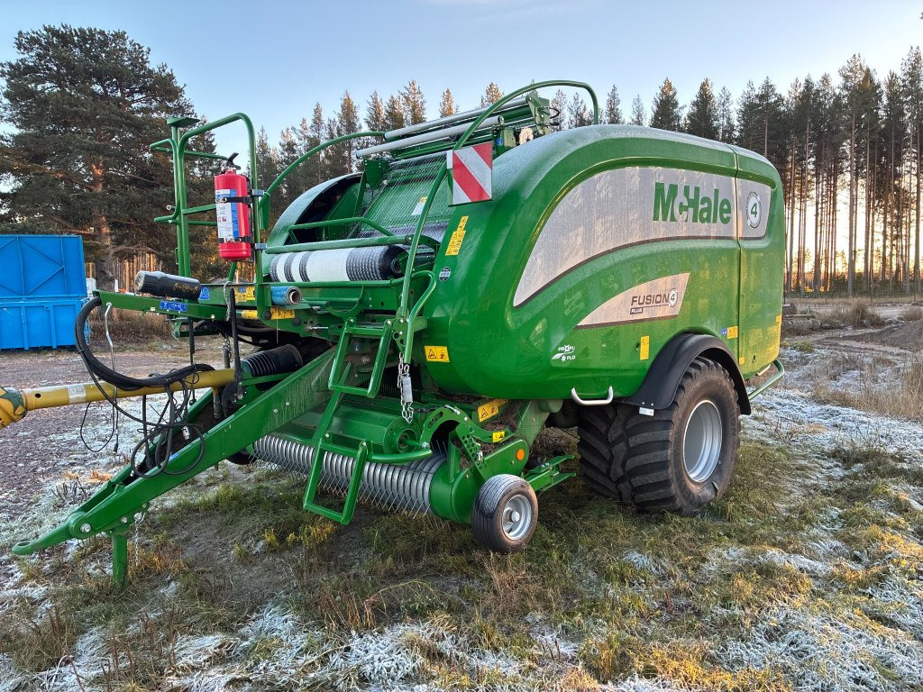 Mchale Fusion 4 - Round baler, Bale wrapper: picture 1 Mchale Fusion 4 - Round baler, Bale wrapper: picture 1