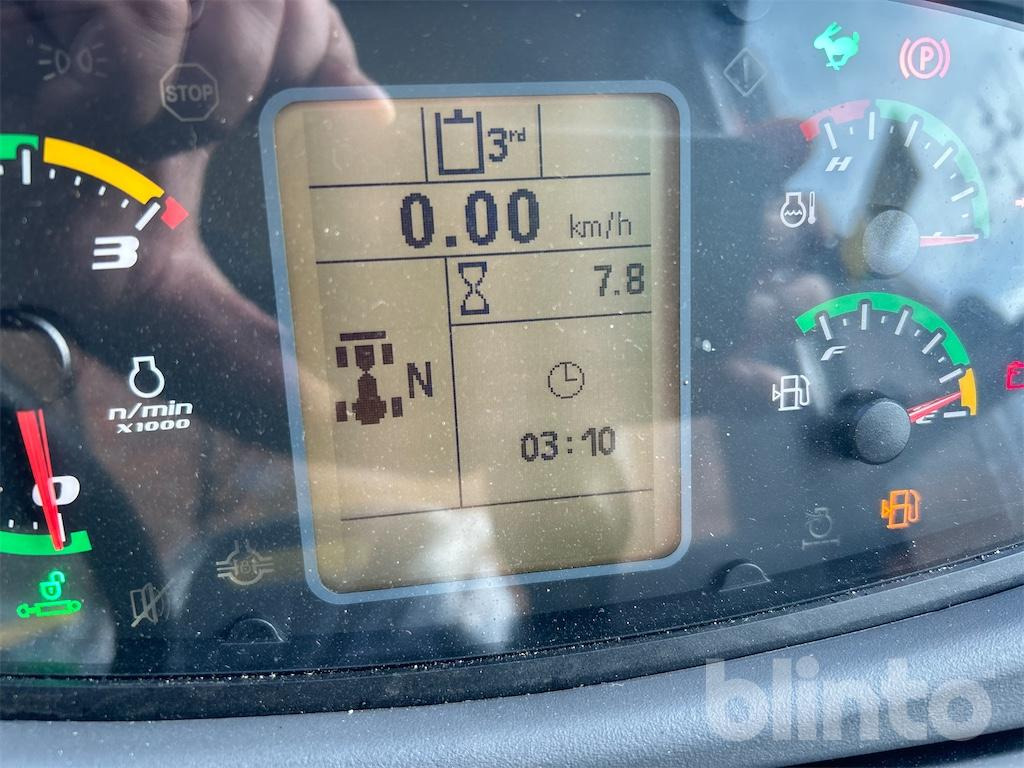 New Holland W80C LE (2023) - Wheel loader: picture 5 New Holland W80C LE (2023) - Wheel loader: picture 5