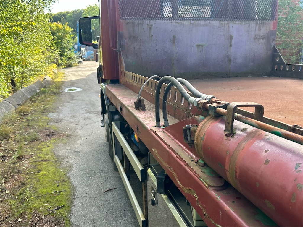 Container transporter/ Swap body truck SCANIA P114GB6X2*4NB340: picture 46