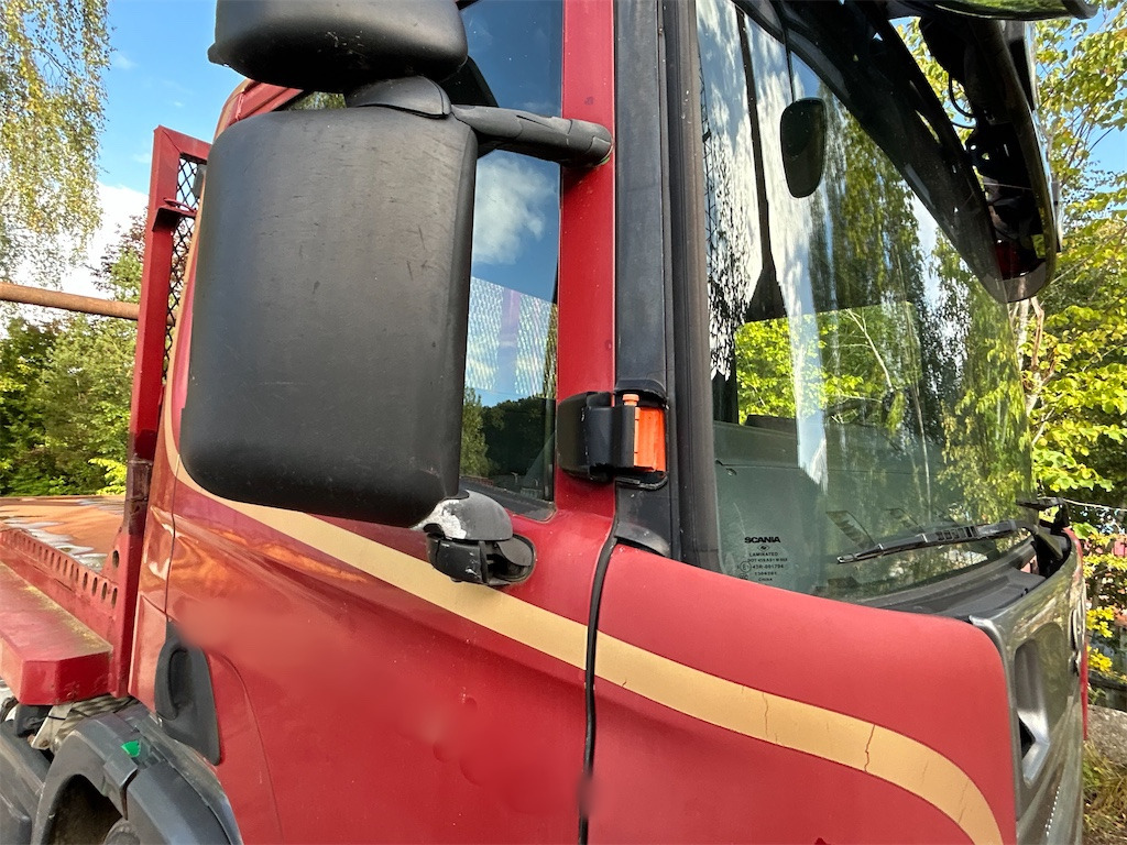 Container transporter/ Swap body truck SCANIA P114GB6X2*4NB340: picture 9