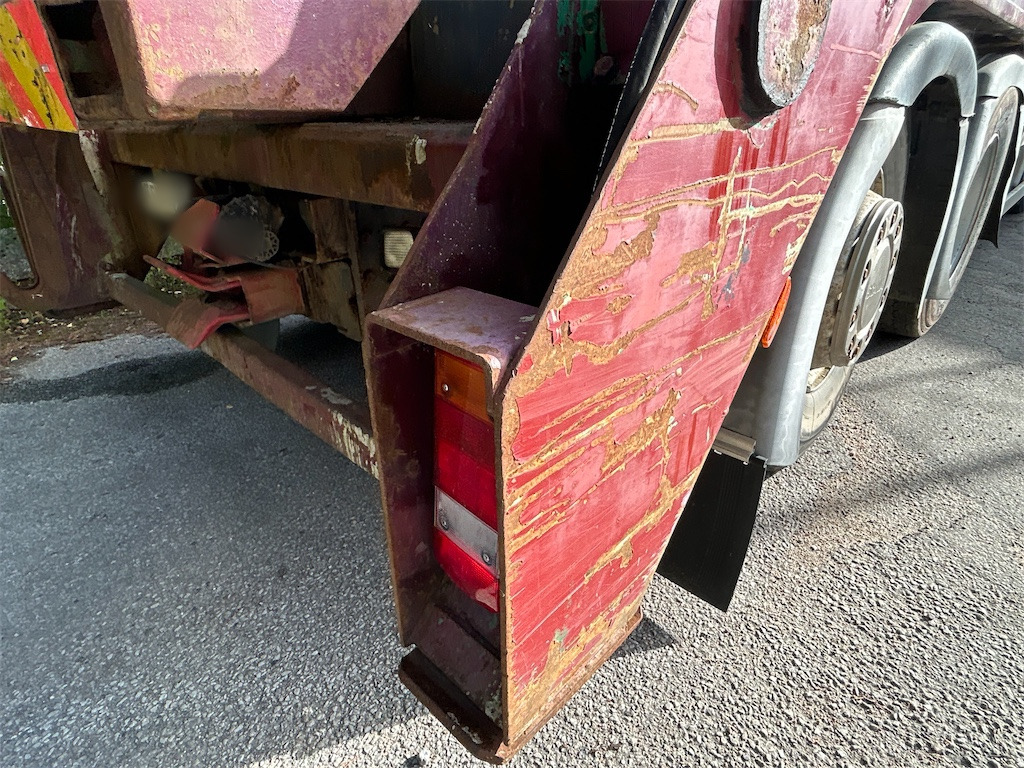 Container transporter/ Swap body truck SCANIA P114GB6X2*4NB340: picture 27