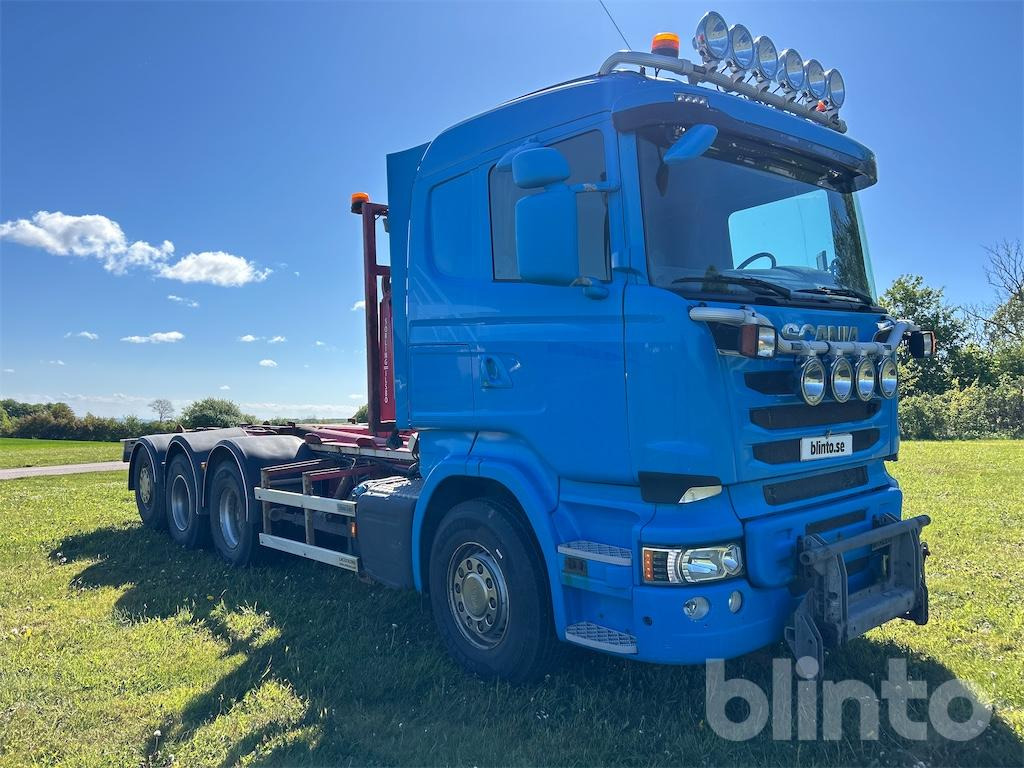 Scania R560 8X4*4 Sörling HLF24 - Plogutrustad - Hook lift truck: picture 3 Scania R560 8X4*4 Sörling HLF24 - Plogutrustad - Hook lift truck: picture 3