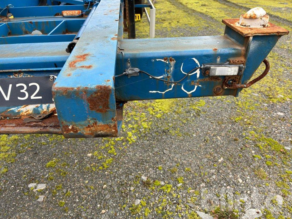 Container transporter/ Swap body semi-trailer TRAUFO FRUEHAUF: picture 22