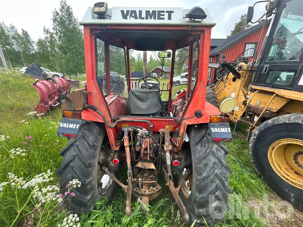 VALMET 604 - Farm tractor: picture 5 VALMET 604 - Farm tractor: picture 5