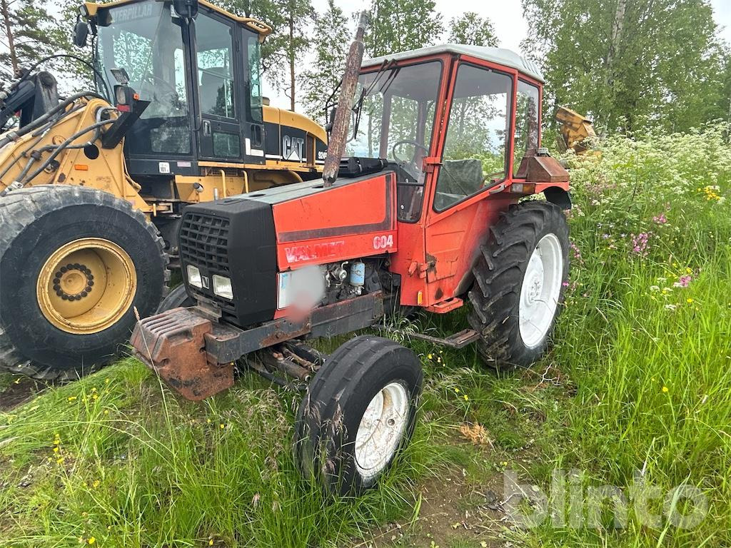 VALMET 604 - Farm tractor: picture 1 VALMET 604 - Farm tractor: picture 1