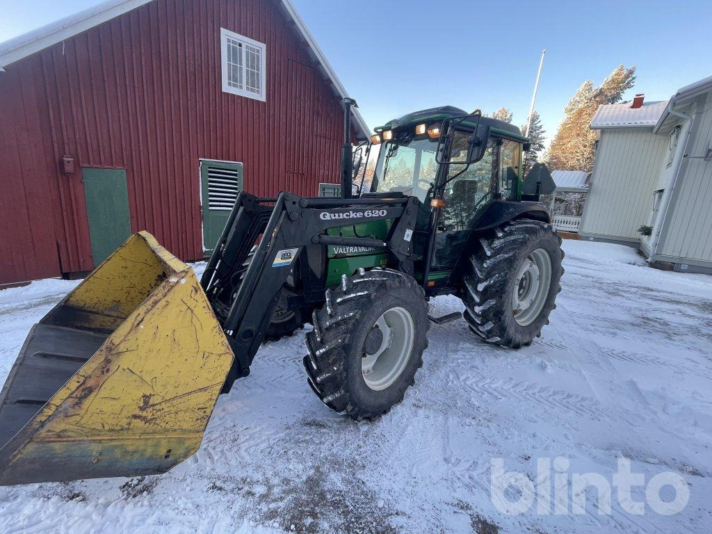 VALMET 700 4WD - Farm tractor: picture 1 VALMET 700 4WD - Farm tractor: picture 1