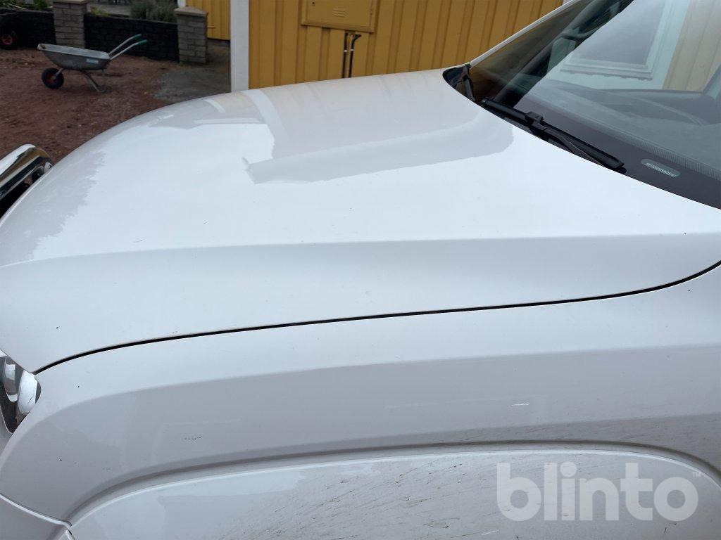 Pickup truck VOLKSWAGEN AMAROK 3.0 V6 TDI: picture 12