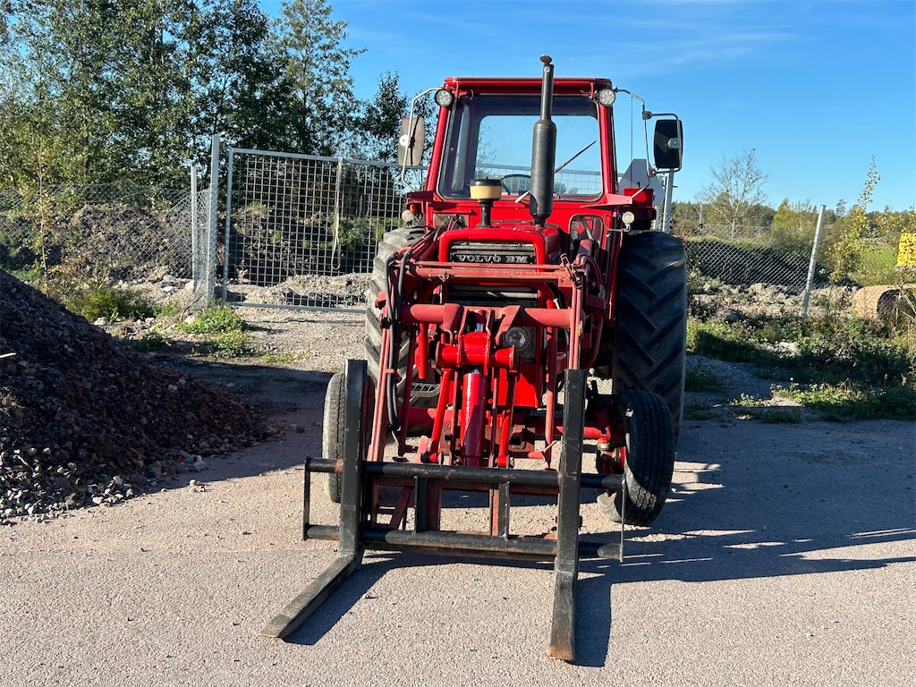 VOLVO-BM T 650 med mycket medföljande utrustning! - Farm tractor: picture 2 VOLVO-BM T 650 med mycket medföljande utrustning! - Farm tractor: picture 2