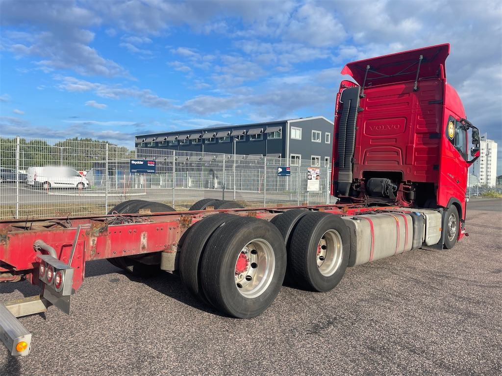 VOLVO FH16 650 6x2 - Cab chassis truck: picture 4 VOLVO FH16 650 6x2 - Cab chassis truck: picture 4