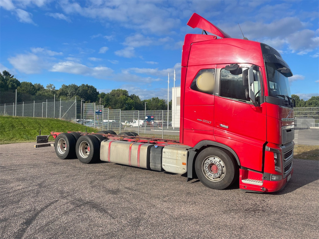 VOLVO FH16 650 6x2 - Cab chassis truck: picture 2 VOLVO FH16 650 6x2 - Cab chassis truck: picture 2