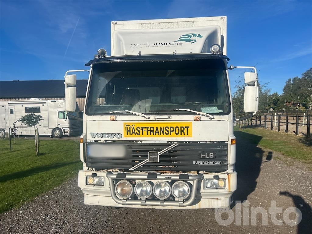 VOLVO FL 618 - Horse truck: picture 3 VOLVO FL 618 - Horse truck: picture 3