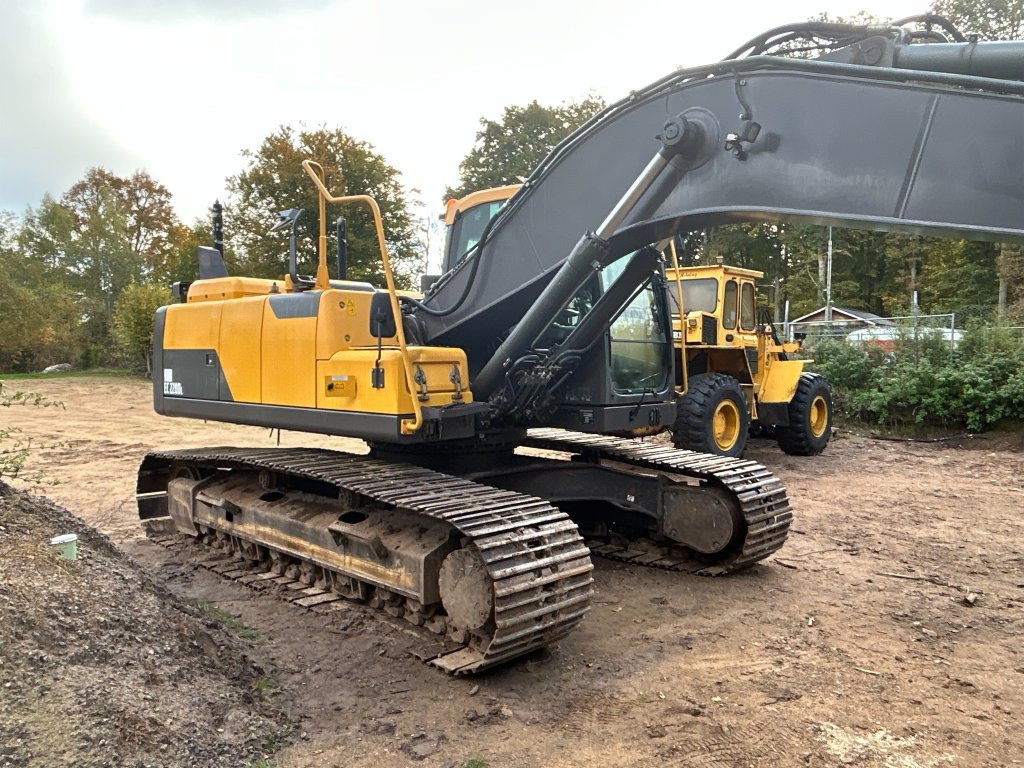Crawler excavator Volvo EC 220DL: picture 29 Crawler excavator Volvo EC 220DL: picture 29