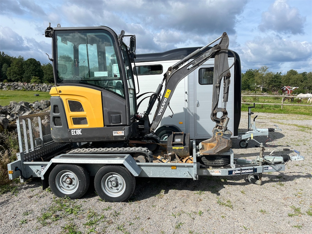 Volvo EC18C med flera redskap och maskinsläp - Mini excavator: picture 4 Volvo EC18C med flera redskap och maskinsläp - Mini excavator: picture 4