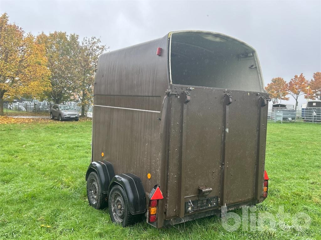 Westfalia 120 882 (1989) - Horse trailer: picture 3 Westfalia 120 882 (1989) - Horse trailer: picture 3