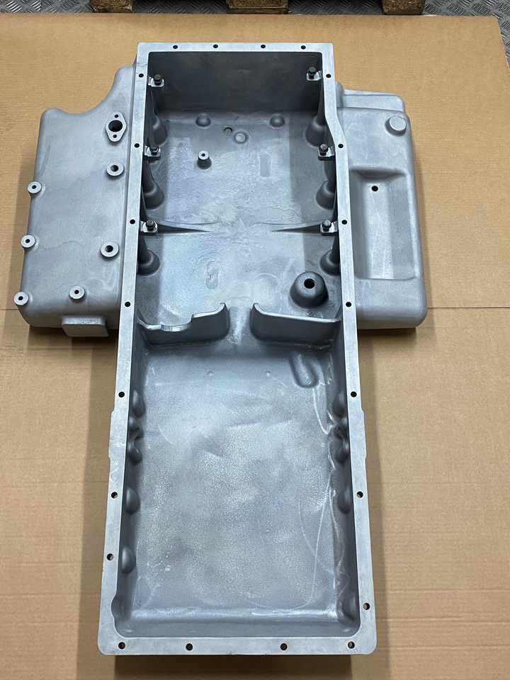 COPPA OLIO MOTORE BUS - 51058015764 - MAN D2066LOH26 - D2676LOH - Oil pan for Bus: picture 4 COPPA OLIO MOTORE BUS - 51058015764 - MAN D2066LOH26 - D2676LOH - Oil pan for Bus: picture 4