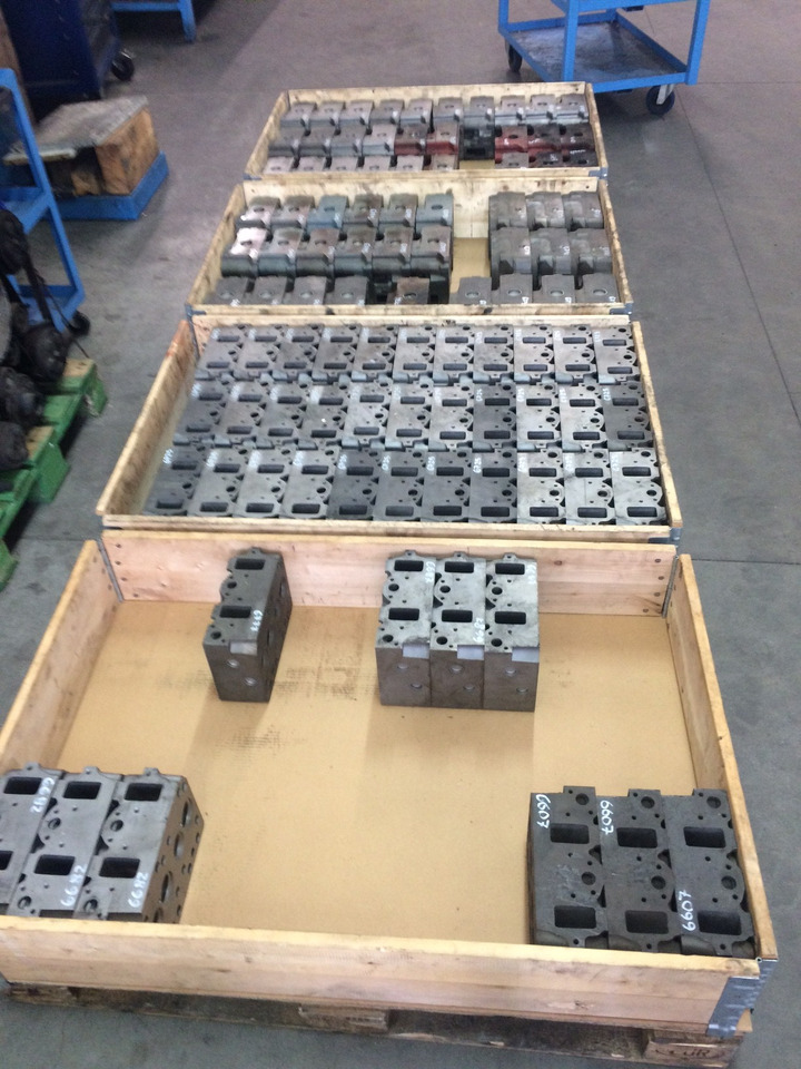 TESTATA MOTORE MAN D0824 / D0826 / D0834 / D0836 - Cylinder head: picture 4 TESTATA MOTORE MAN D0824 / D0826 / D0834 / D0836 - Cylinder head: picture 4