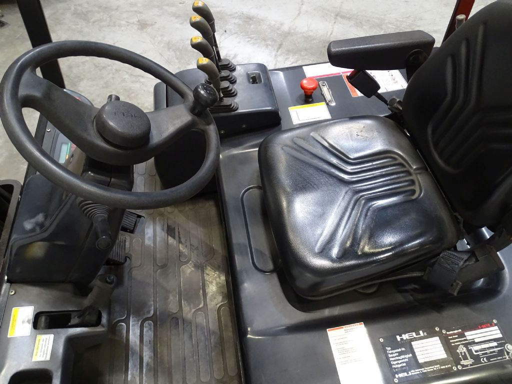 Heli CPD35G1 - Electric forklift: picture 3 Heli CPD35G1 - Electric forklift: picture 3