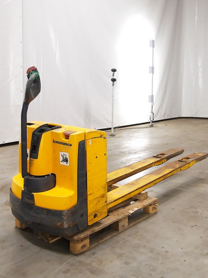 Jungheinrich EJE120/2400MM - Pallet truck: picture 2 Jungheinrich EJE120/2400MM - Pallet truck: picture 2