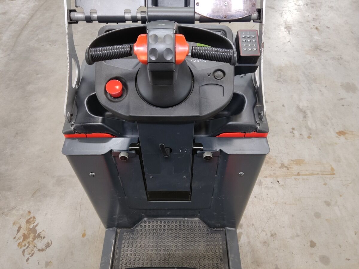 LINDE P50C - Tow tractor: picture 3 LINDE P50C - Tow tractor: picture 3