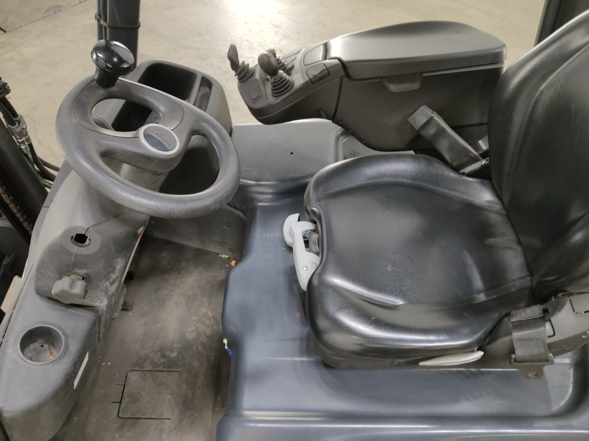 Linde E16C-02 - Electric forklift: picture 3 Linde E16C-02 - Electric forklift: picture 3