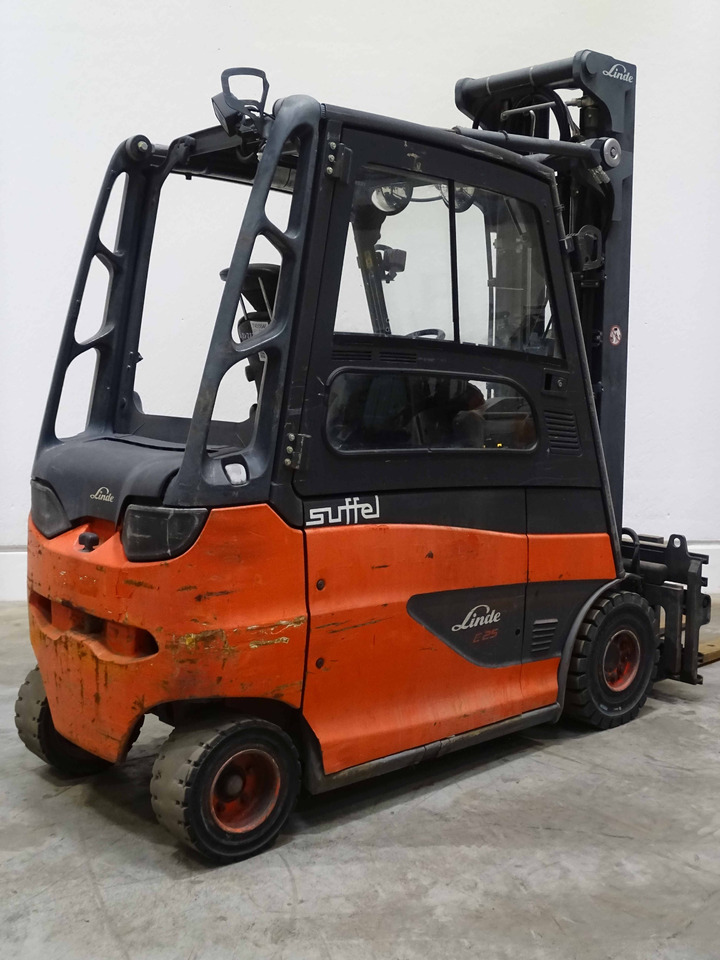 Linde E25HL-01/600 - Electric forklift: picture 2 Linde E25HL-01/600 - Electric forklift: picture 2