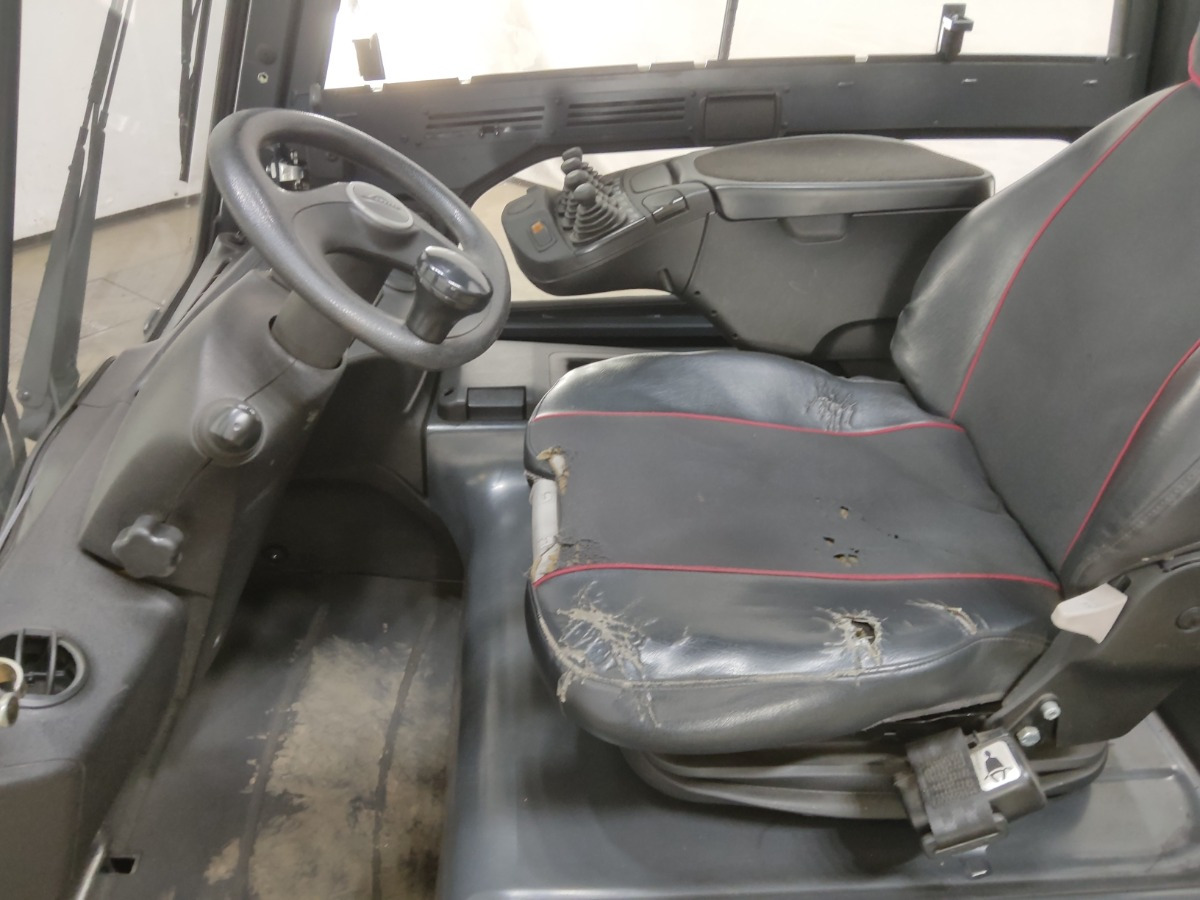 Linde E35HL-01 - Electric forklift: picture 3 Linde E35HL-01 - Electric forklift: picture 3