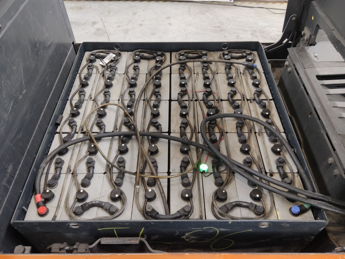 Linde P250 - Tow tractor: picture 4 Linde P250 - Tow tractor: picture 4