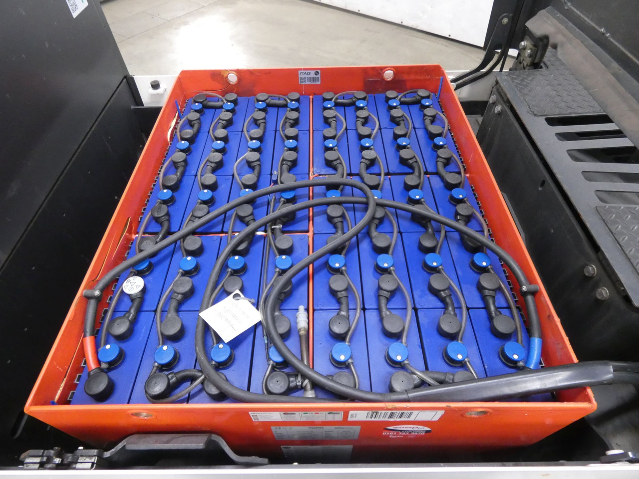 Linde P250 - Tow tractor: picture 4 Linde P250 - Tow tractor: picture 4