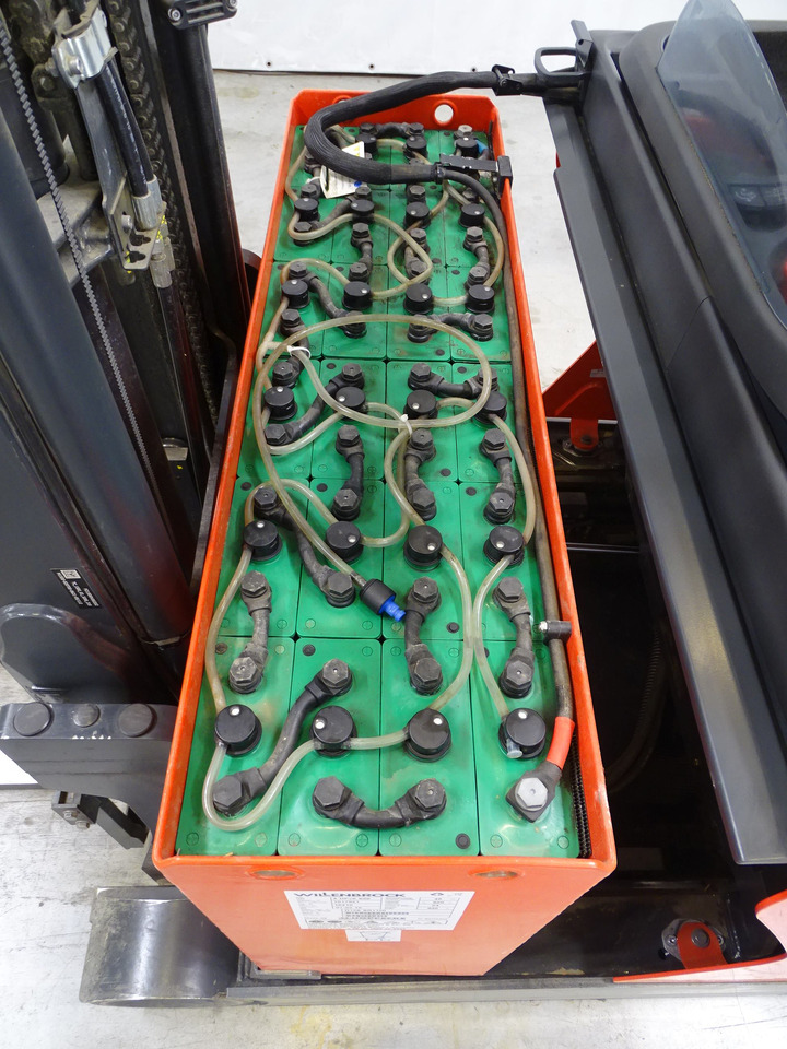 Linde R12B-01 - Reach truck: picture 4 Linde R12B-01 - Reach truck: picture 4