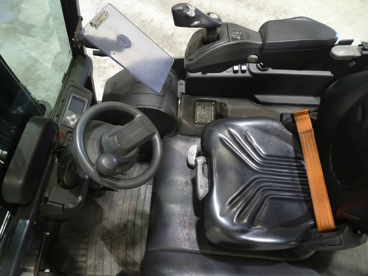 Mitsubishi AG2N1L20Q - Electric forklift: picture 3 Mitsubishi AG2N1L20Q - Electric forklift: picture 3