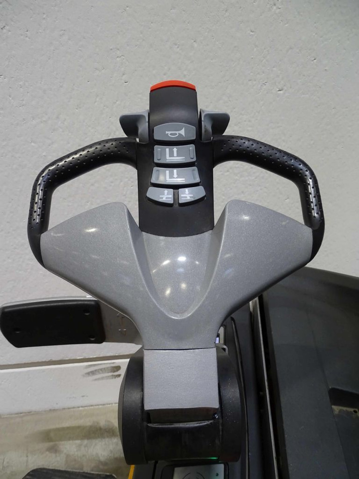 Still EXV-SF20I - Stacker: picture 3 Still EXV-SF20I - Stacker: picture 3