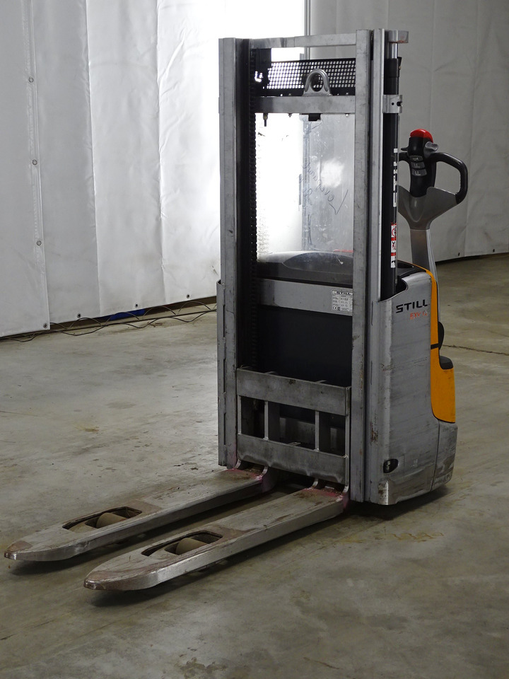 Still EXV12 - Stacker: picture 1 Still EXV12 - Stacker: picture 1