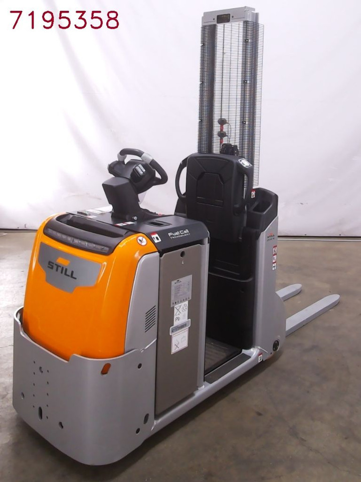 Still LTX-FF10 - Tow tractor: picture 2 Still LTX-FF10 - Tow tractor: picture 2