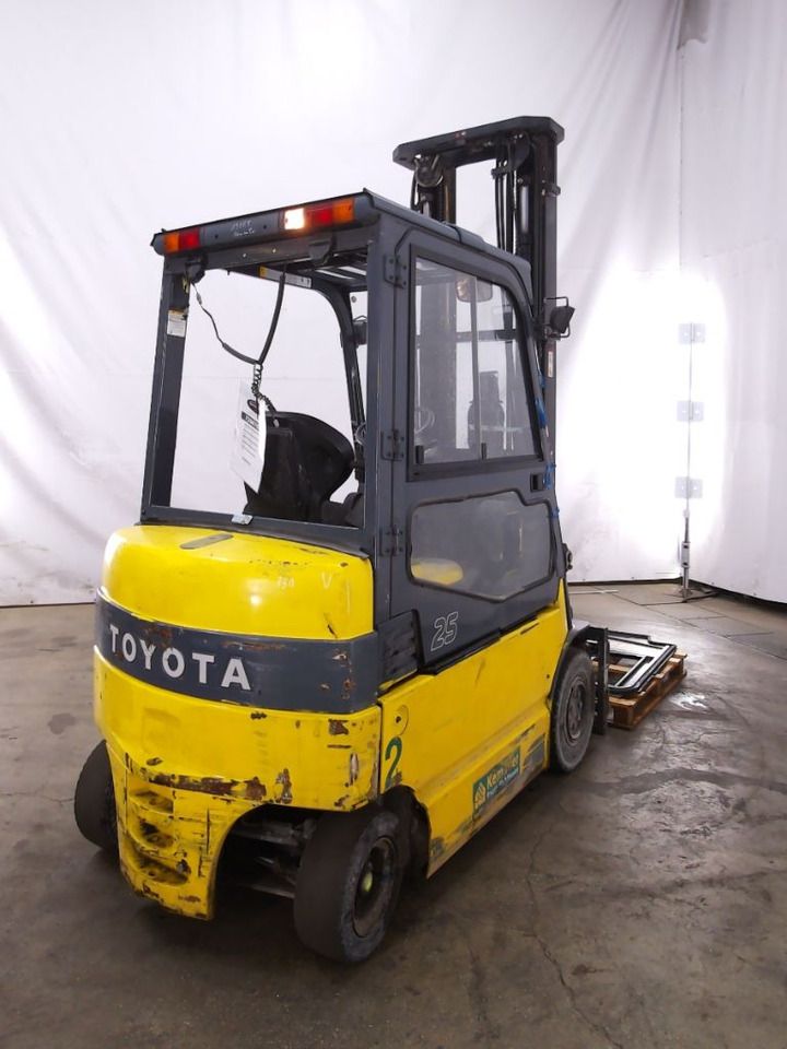 TOYOTA 7FBMF25 - Electric forklift: picture 2 TOYOTA 7FBMF25 - Electric forklift: picture 2