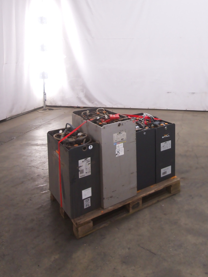 Battery for Material handling equipment Weitere 4XBATTERIEN: picture 1