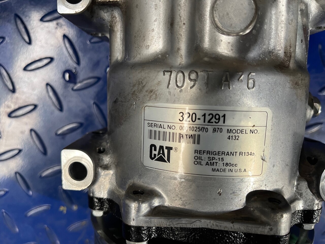 CATERPILLAR AC Clima compressor 320-1291 - A/C compressor for Construction machinery: picture 3 CATERPILLAR AC Clima compressor 320-1291 - A/C compressor for Construction machinery: picture 3