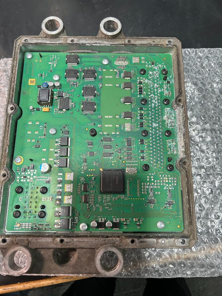 Mercedes Actro MP4 OM470 OM471 A0014465035 MCM2 Reman - ECU for Truck: picture 3 Mercedes Actro MP4 OM470 OM471 A0014465035 MCM2 Reman - ECU for Truck: picture 3