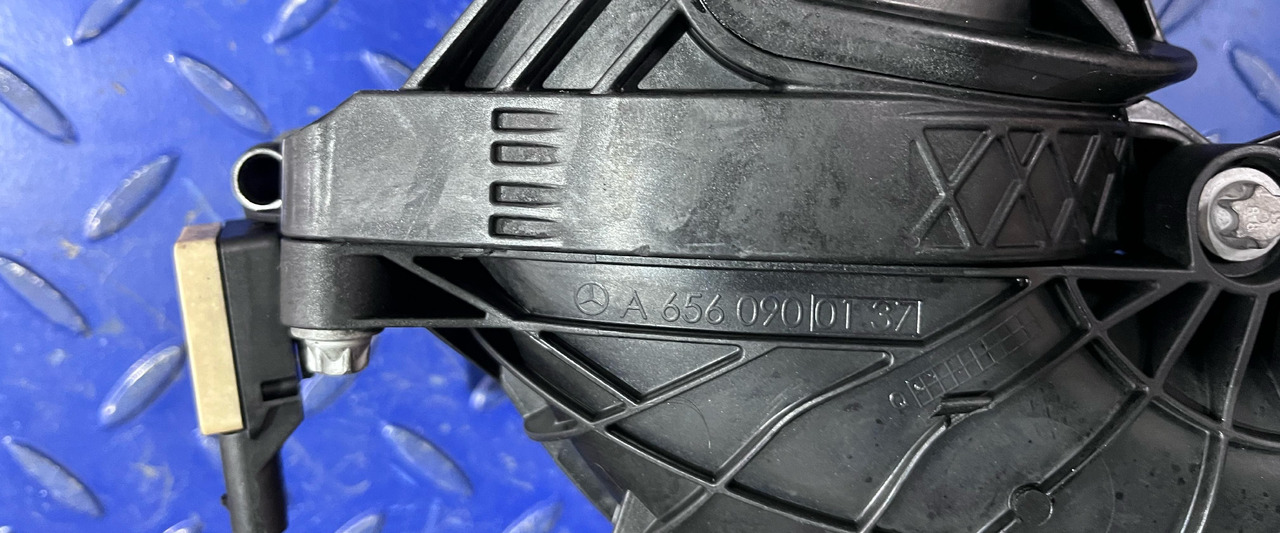 Intake manifold Mercedes Benz A6560900037 / A6560900137 / A6549060000: picture 6