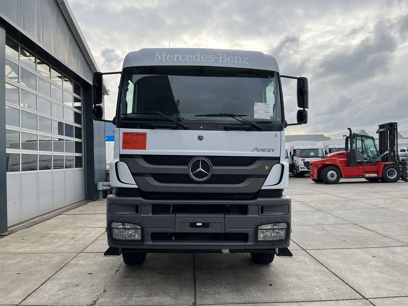 Mercedes-Benz Axor 3344 6x4 Chassis Cabin - Cab chassis truck: picture 4 Mercedes-Benz Axor 3344 6x4 Chassis Cabin - Cab chassis truck: picture 4