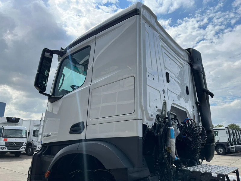 Leasing of Mercedes-Benz Arocs 4058 AS 6x6 Tractor Head 180T Push Pull euro3 (Pre order) Mercedes-Benz Arocs 4058 AS 6x6 Tractor Head 180T Push Pull euro3 (Pre order): picture 9