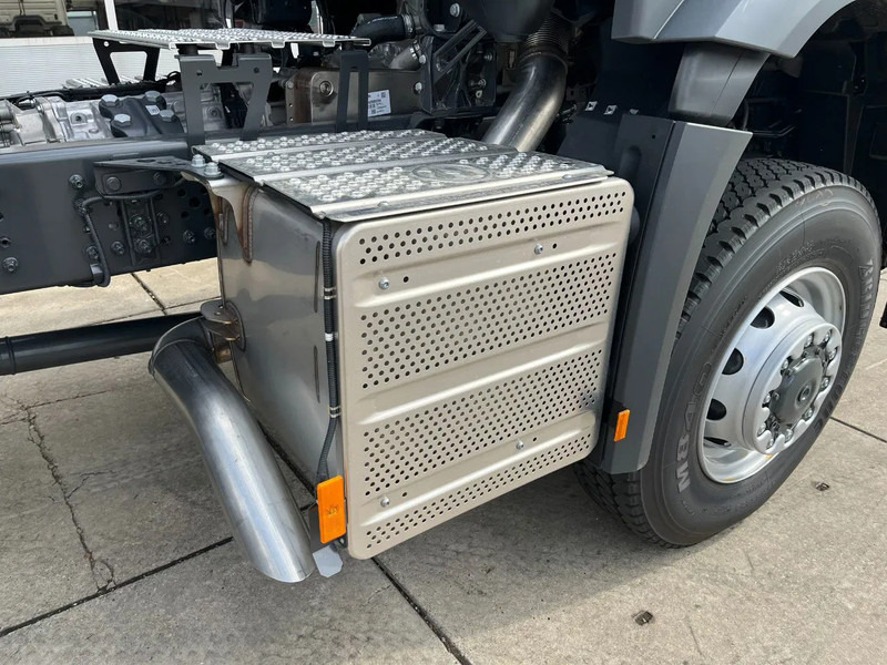 Leasing of Mercedes-Benz Arocs 4058 AS 6x6 Tractor Head 180T Push Pull euro3 (Pre order) Mercedes-Benz Arocs 4058 AS 6x6 Tractor Head 180T Push Pull euro3 (Pre order): picture 19