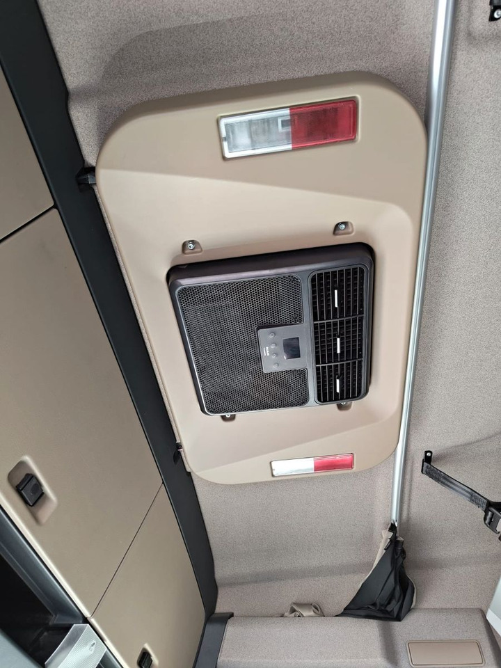 Container transporter/ Swap body truck MAN TGX 26.510 6x2-4 LL*WB*Krone AZ18 + Krone WP7.3: picture 10 Container transporter/ Swap body truck MAN TGX 26.510 6x2-4 LL*WB*Krone AZ18 + Krone WP7.3: picture 10