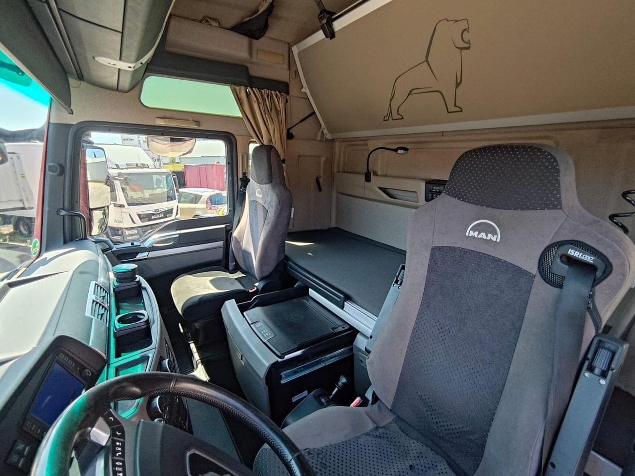 Container transporter/ Swap body truck MAN TGX 26.510 6x2-4 LL*WB*Krone AZ18 + Krone WP7.3: picture 13 Container transporter/ Swap body truck MAN TGX 26.510 6x2-4 LL*WB*Krone AZ18 + Krone WP7.3: picture 13