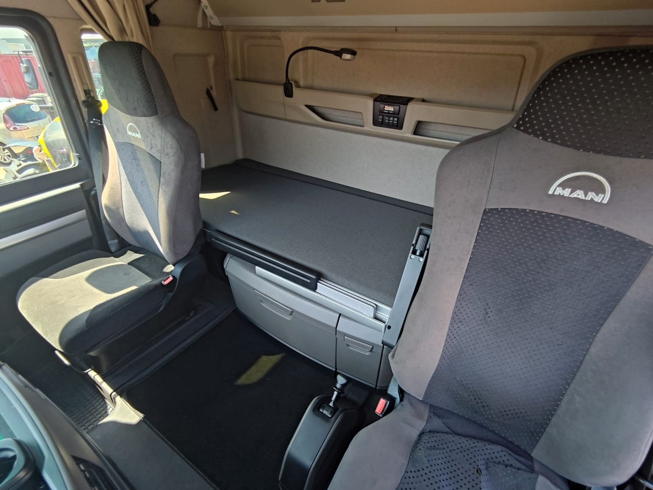 Container transporter/ Swap body truck MAN TGX 26.510 6x2-4 LL*WB*Krone AZ18 + Krone WP7.3: picture 15 Container transporter/ Swap body truck MAN TGX 26.510 6x2-4 LL*WB*Krone AZ18 + Krone WP7.3: picture 15