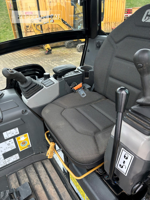 Mini excavator Cat 301.8-05A: picture 13