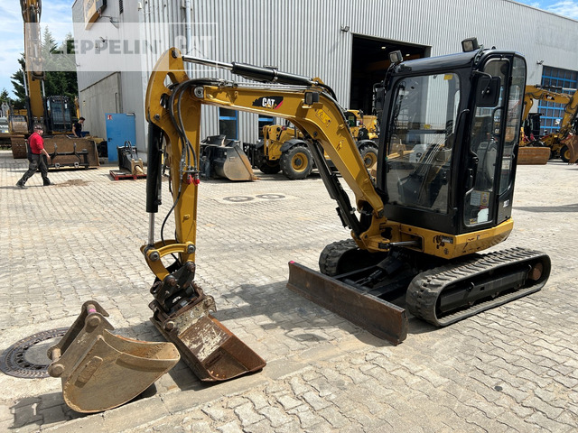 Cat 302.7D - Mini excavator: picture 1 Cat 302.7D - Mini excavator: picture 1